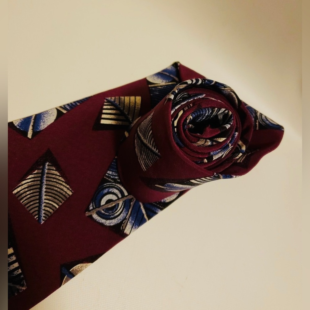 Men’s Vintage Christian Dior 80s Maroon Abstract Print Silk Tie - Picture 6 of 13